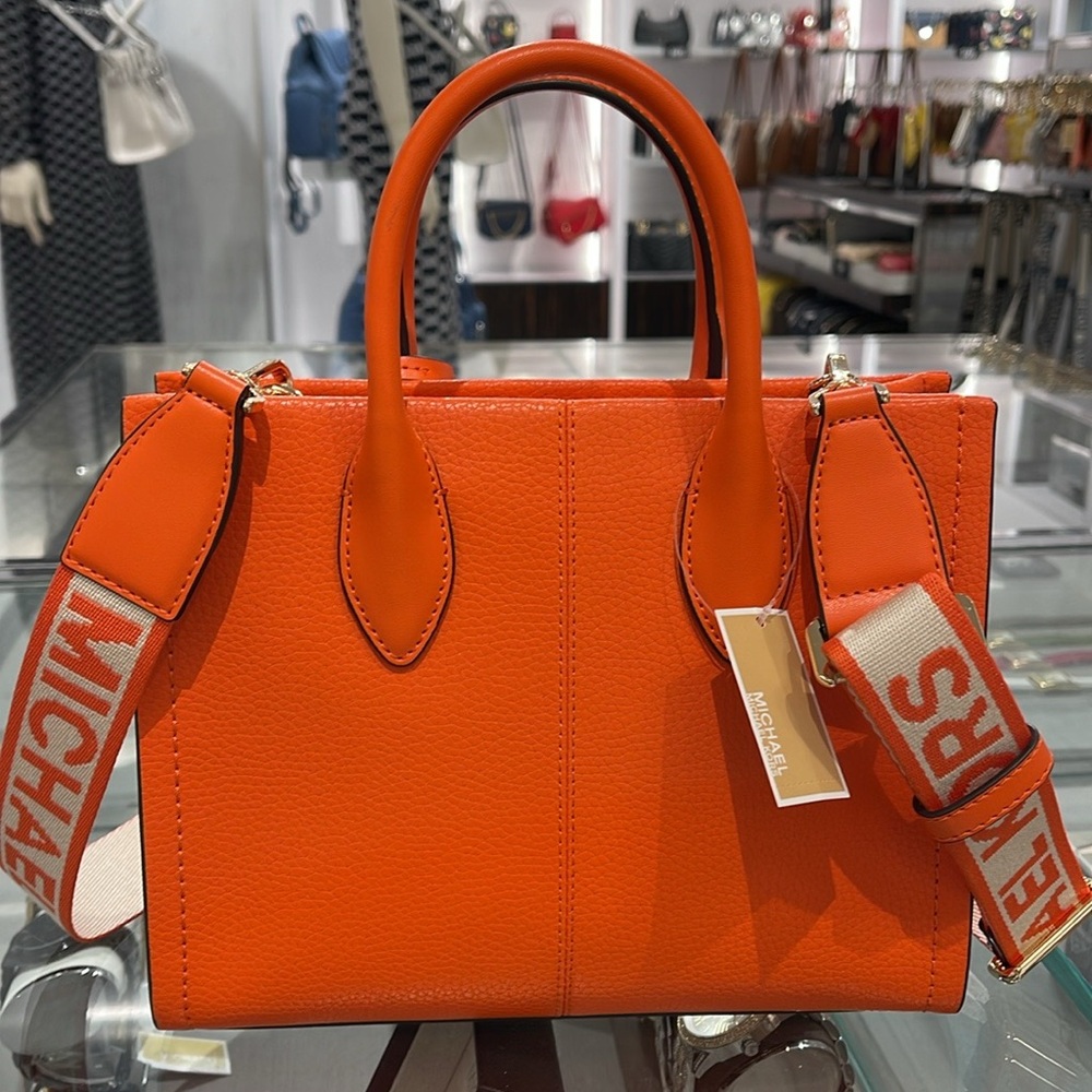 Michael Kors Mirella Small Pebbled Leather Shopper Top Zip Crossbody XBODY
Poppy - Picture 14 of 16